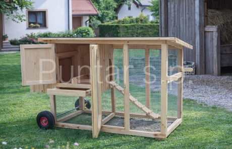 Premični kokošnjak PEGATKA za 2–3 kokoši z odprtimi vrati
